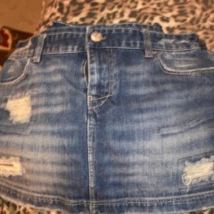 AMERICAN EAGLE SIZE 10 DENIM SKIRT CAN DRESS UP OR DRESS HOWEVER U FEEL THAT DAY